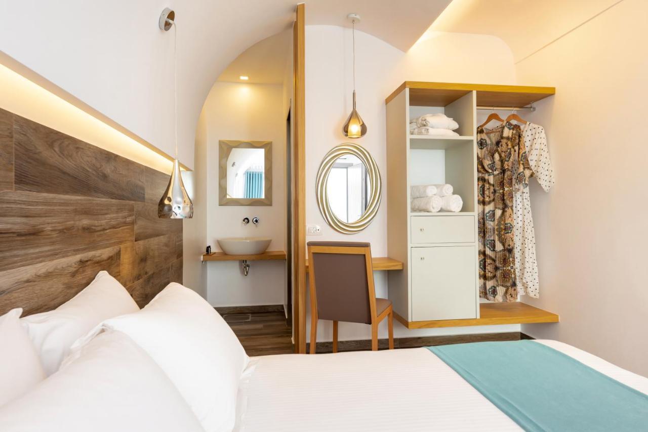 Deluxe Hotel Santorini Fira  Eksteriør bilde